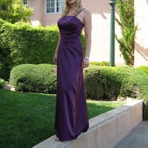 DaVinci Formal Satin Dress Size: 8